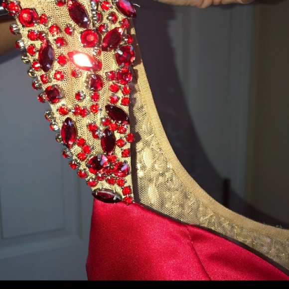 Red Sherri Hill Formal or Prom Dress size 0 - Picture 5 of 6